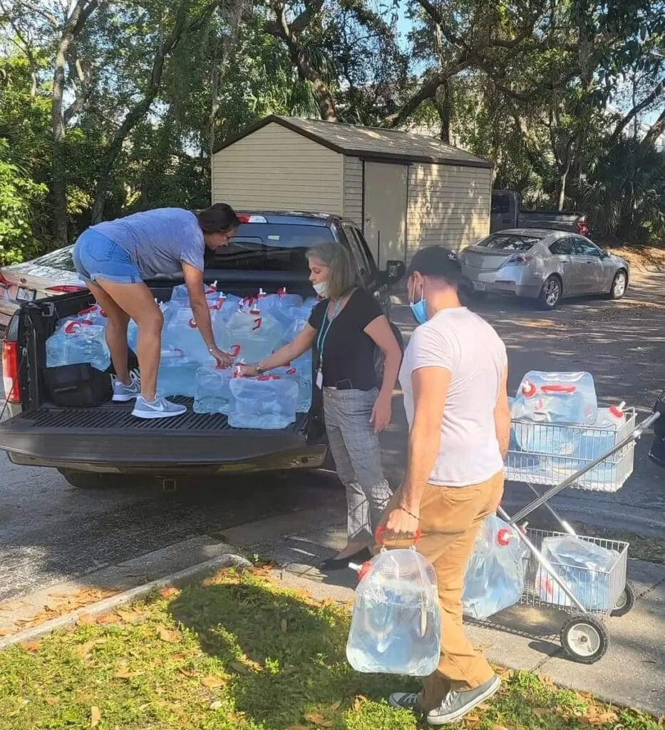 huge-thank-you-to-mary-simmons-orchid-cove-at-oldsmar-for-donating-almost-400-gallons-of-water 30221 hugethankyoutomarysimmonsorchidcoveatoldsmarfordonatingalmost400gallonsofwater.jpg